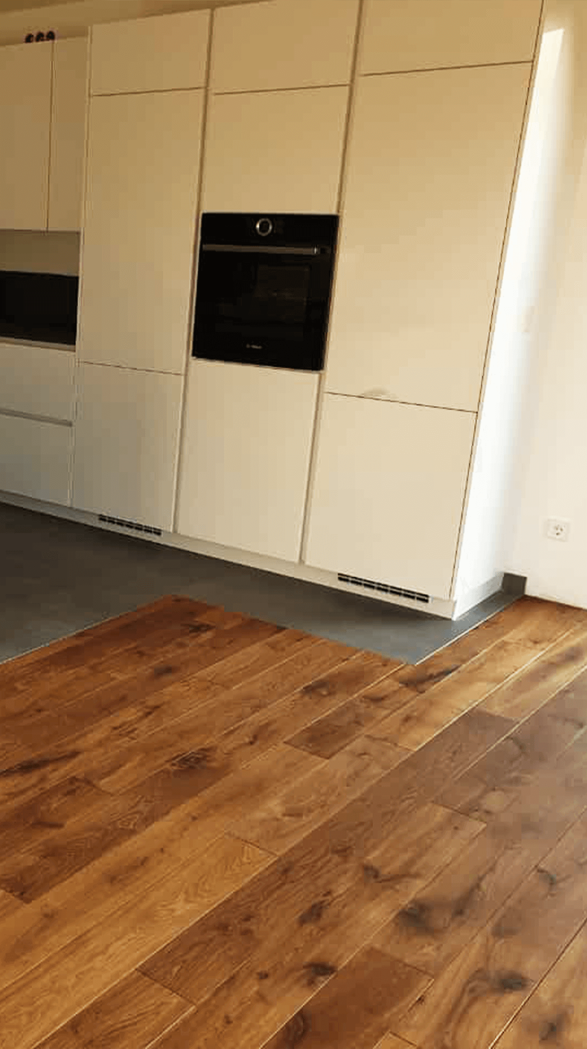 Parkett- und Designboden in der Küche